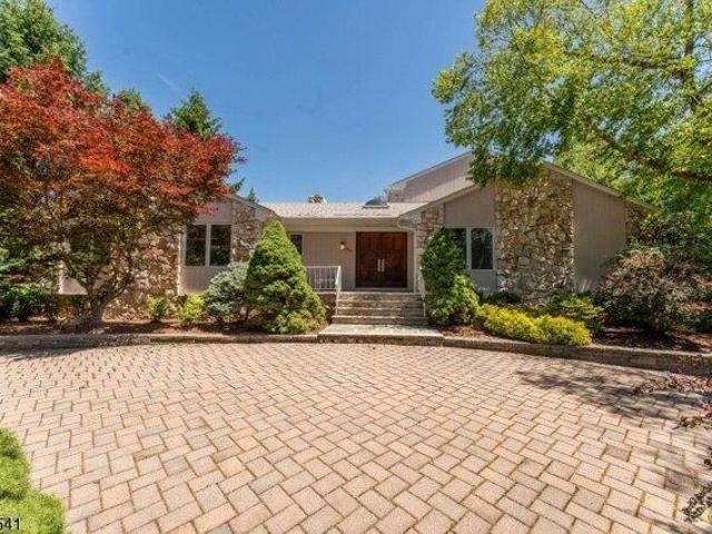 House for sale in Mountainside, New Jersey