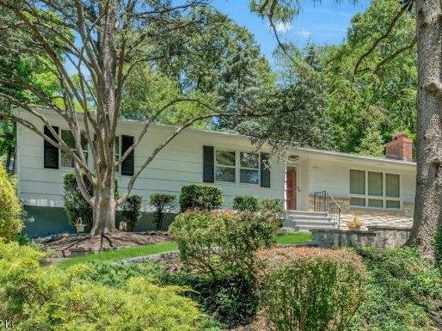 House for sale in Mountainside, New Jersey