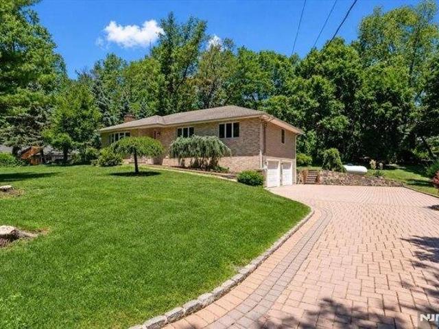 House for sale in Mountainside, New Jersey