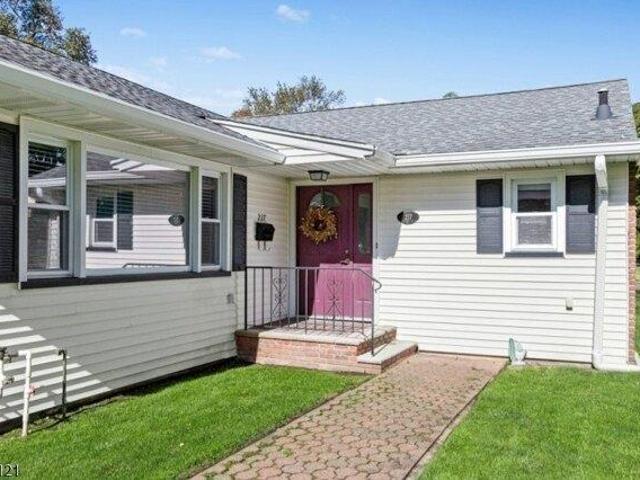 House for sale in Mountainside, New Jersey