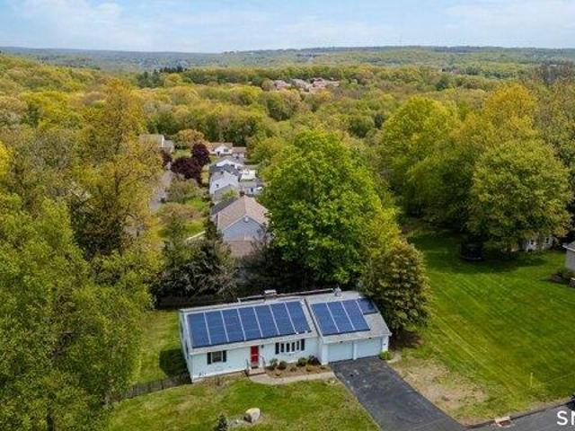 House for sale in Naugatuck, Connecticut