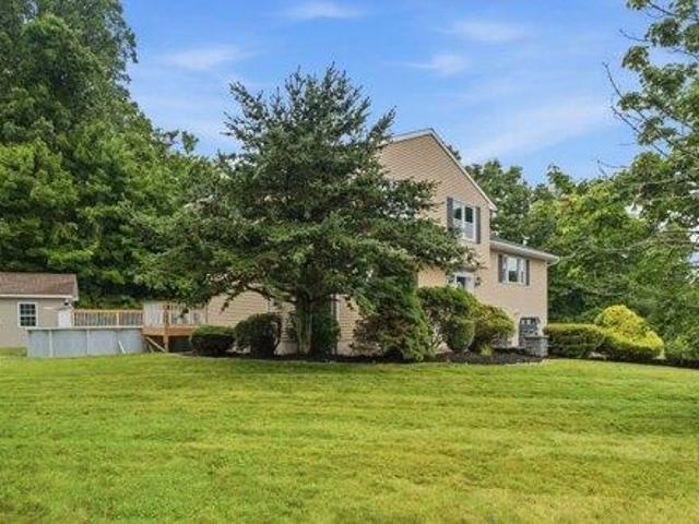 House for sale in Naugatuck, Connecticut