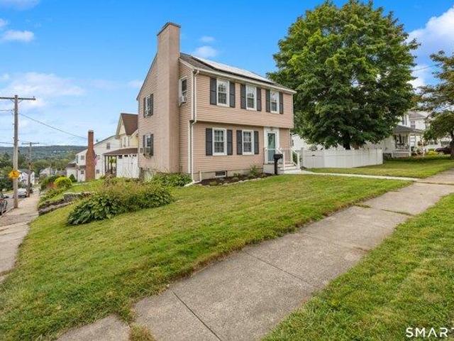House for sale in Glen Ridge, Naugatuck
