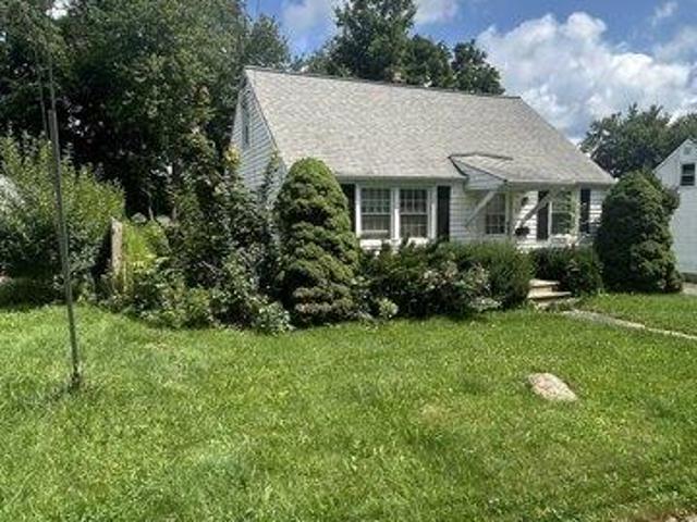House for sale in Glen Ridge, Naugatuck