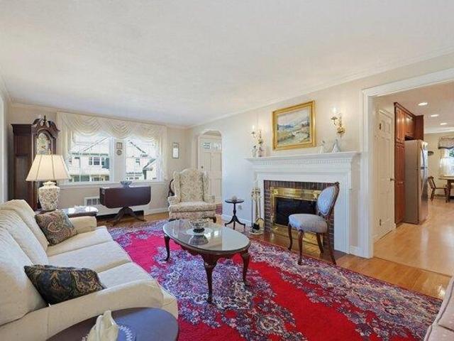 House for sale in Needham Heights, Needham