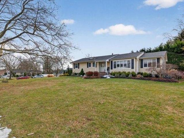 House for sale in Smithtown, New York