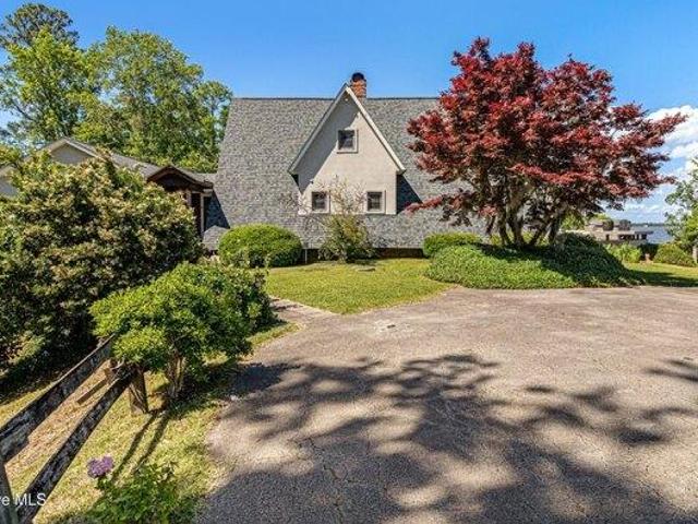 House for sale in New Bern, North Carolina