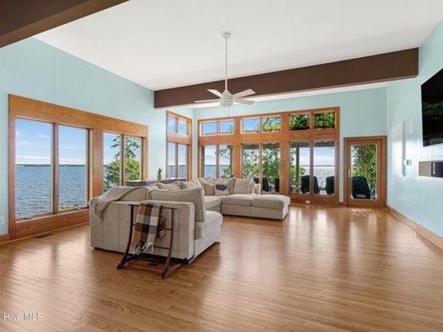 House for sale in New Bern, North Carolina