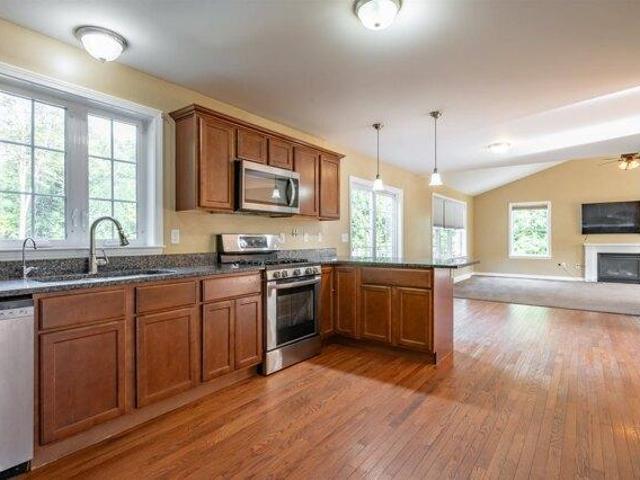 House for sale in New Boston, Hillsborough County