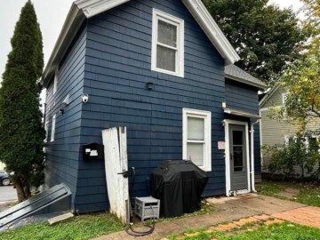 House for sale in Barrio Latino, New Britain