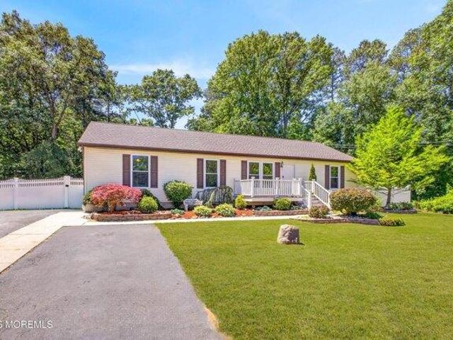 House for sale in Cream Ridge, New Jersey