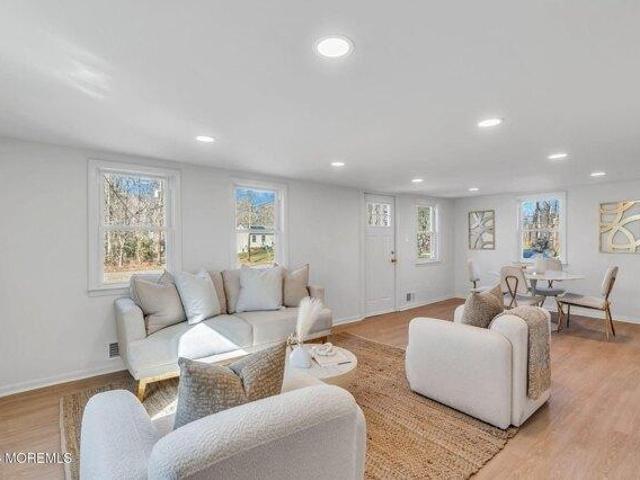 House for sale in Cream Ridge, New Jersey
