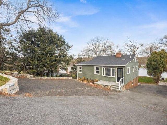 House for sale in New Fairfield, Connecticut