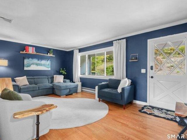 House for sale in Candlewood Corner, New Fairfield
