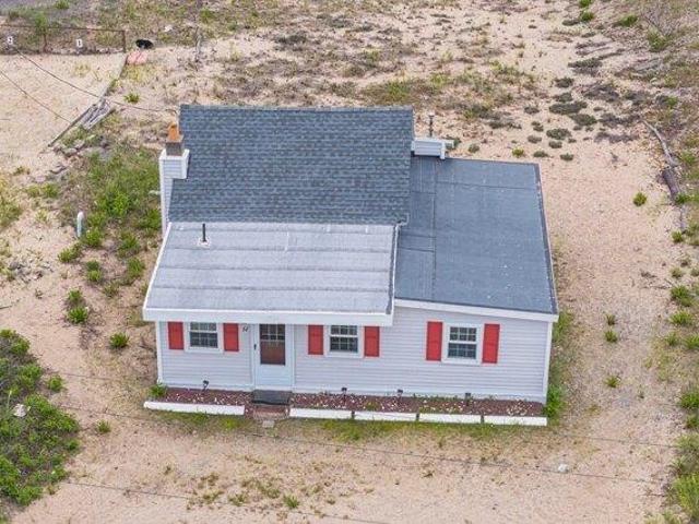 House for sale in Byfield, Massachusetts