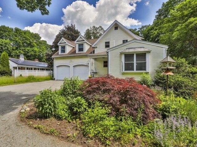 House for sale in Byfield, Massachusetts