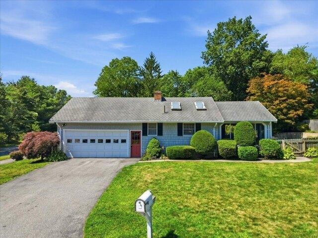 House for sale in Byfield, Massachusetts