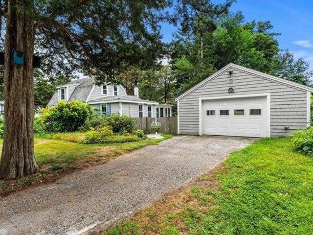 House for sale in Byfield, Massachusetts