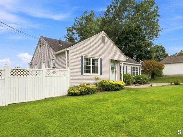 House for sale in Elm Hill, Newington
