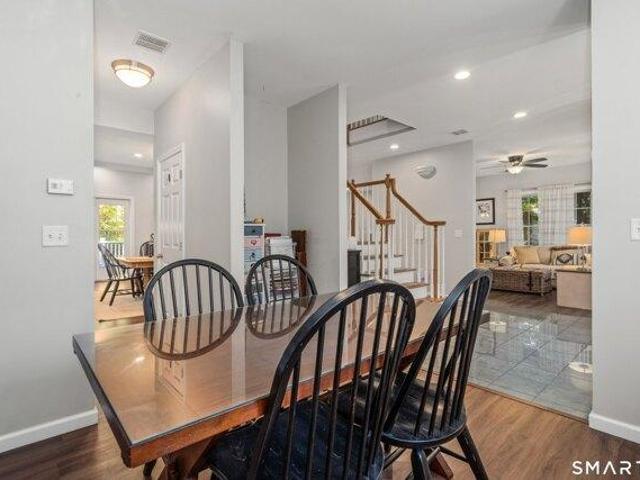 House for sale in Foxboro, Newington