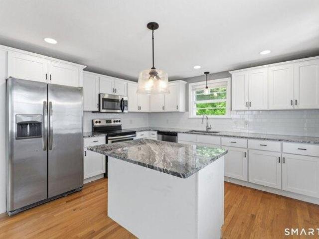 House for sale in Newington Junction, Newington