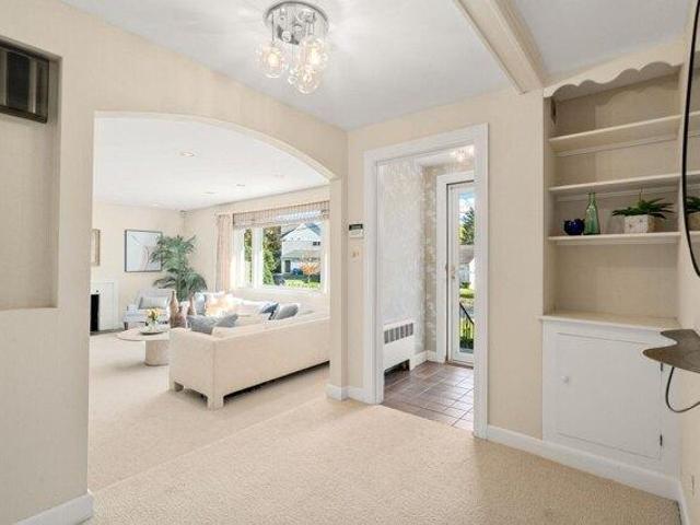 House for sale in Waban, Newton