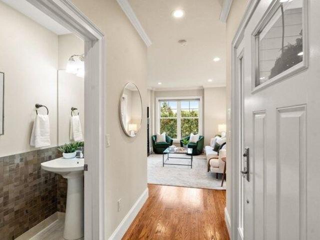 House for sale in Newtonville, Newton
