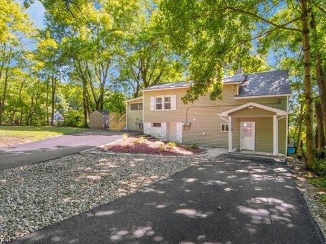 House for sale in Newton, New Jersey