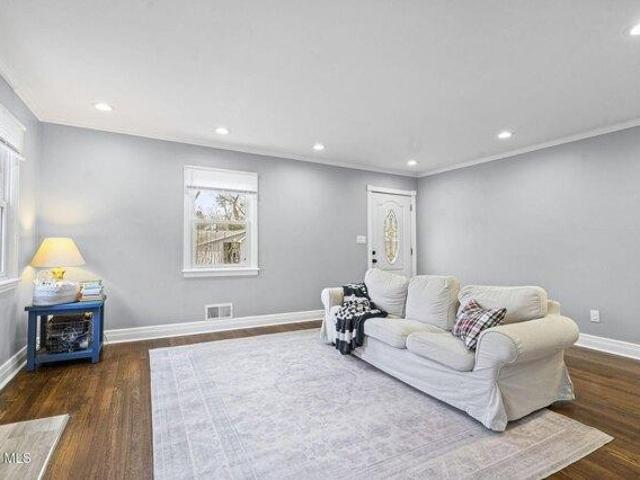 House for sale in Niskayuna, New York