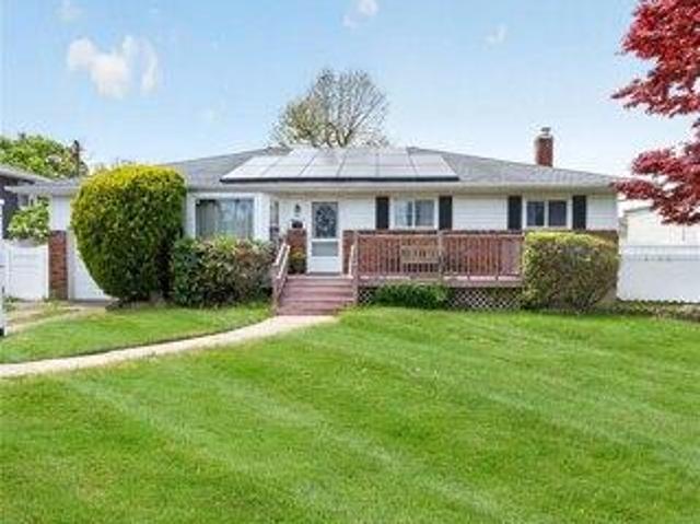 House for sale in Babylon, New York