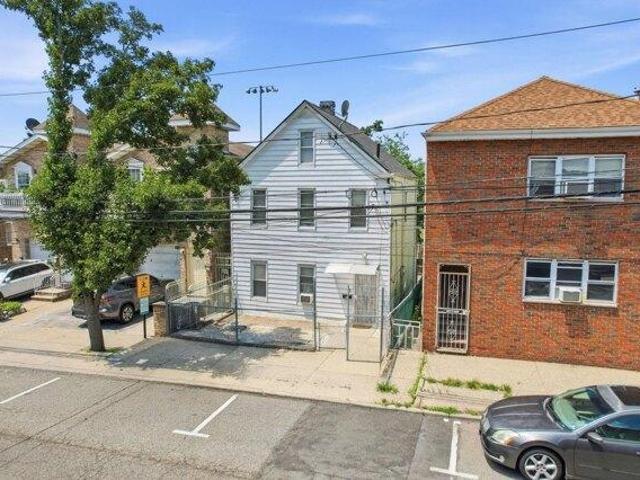House for sale in Hudson, New Jersey
