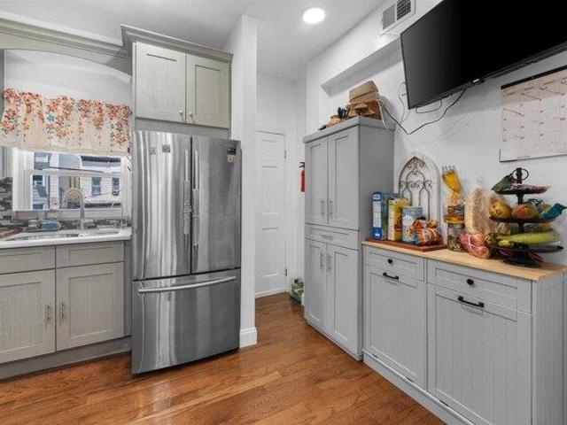 House for sale in Hudson, New Jersey