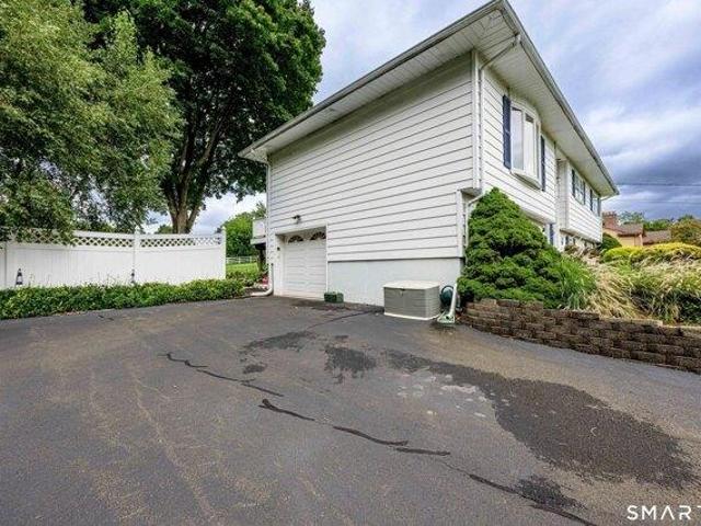 House for sale in Northford, North Branford