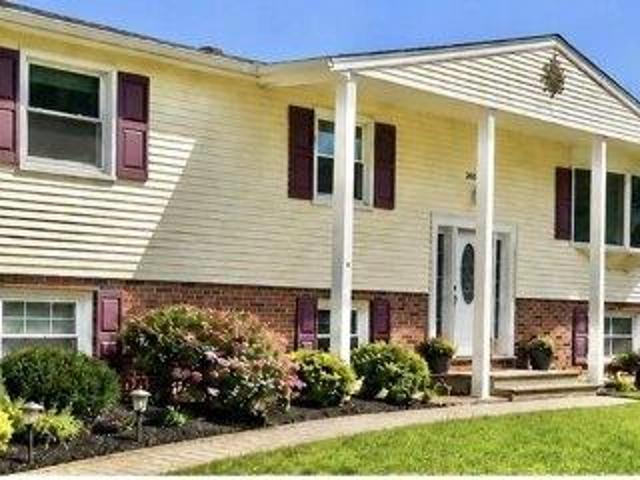 House for sale in North Haven, Connecticut