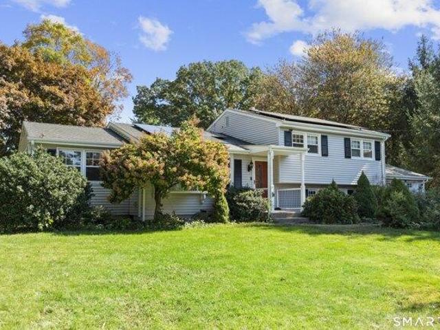 House for sale in Montowese, North Haven