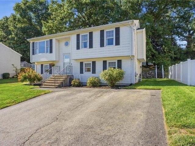 House for sale in Twin Rivers Beach, North Providence