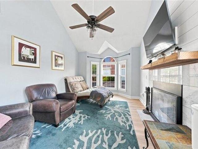 House for sale in Twin Rivers Beach, North Providence