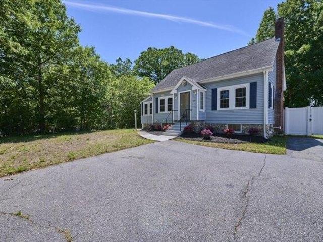 House for sale in North Reading, Massachusetts
