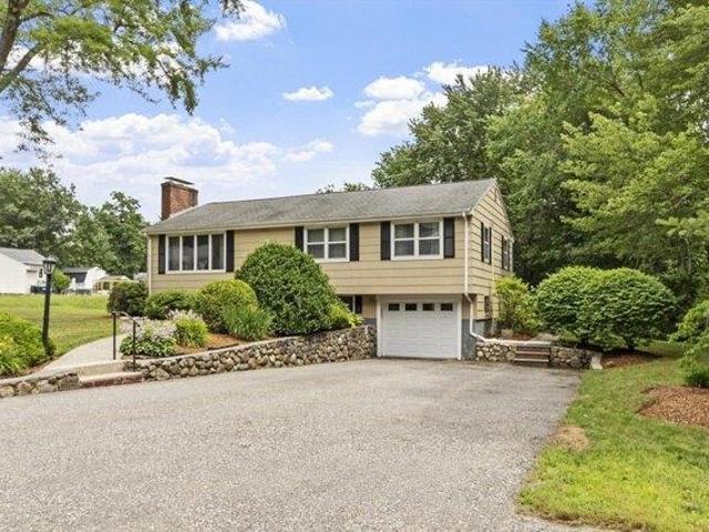 House for sale in North Reading, Massachusetts