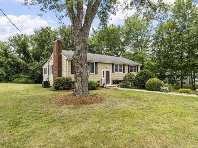 House for sale in North Reading, Massachusetts