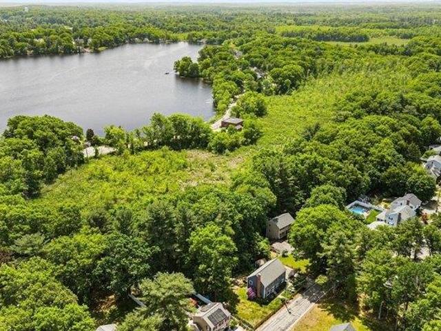 House for sale in North Reading, Massachusetts