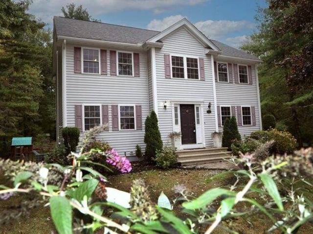 House for sale in North Reading, Middlesex County