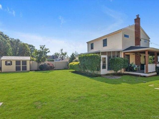 House for sale in Huntington, New York
