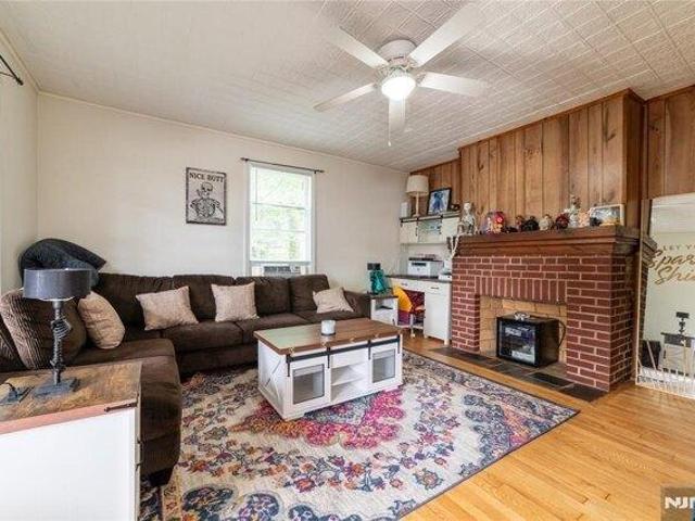 House for sale in Northvale, New Jersey