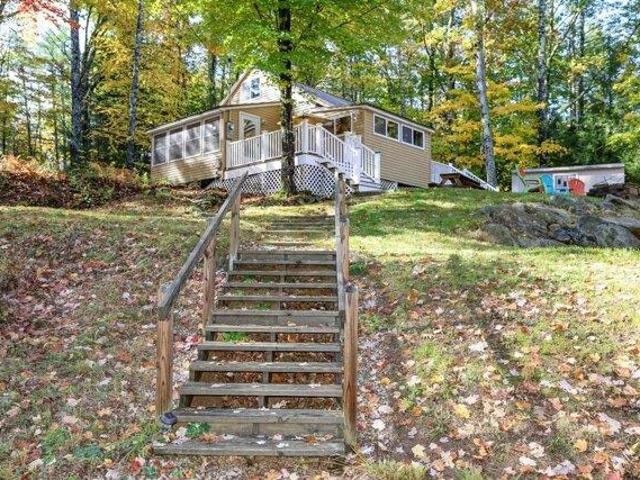 House for sale in Pine Point Park, Northwood