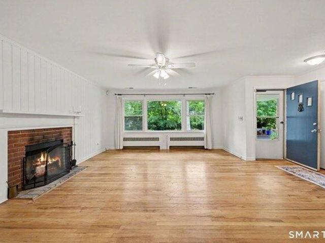House for sale in West Norwalk, Norwalk