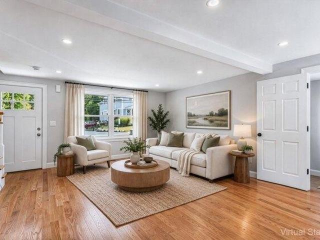 House for sale in Queen Anne's Corner, Norwell