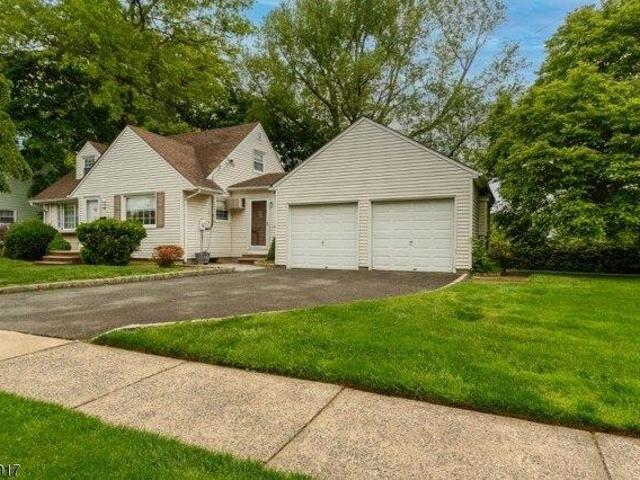 House for sale in Bloomfield, New Jersey