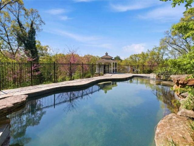House for sale in Chappaqua, New York