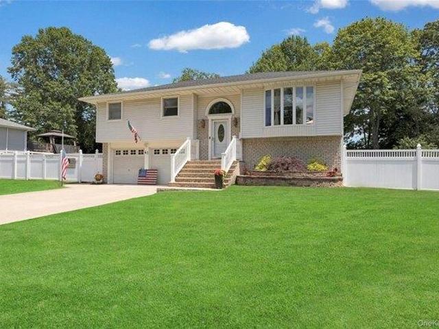 House for sale in Bohemia, New York